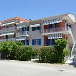 Emilios Eleni Nydri (Lefkada)