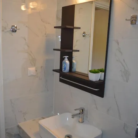 Apart Otel Emilios Eleni 3*