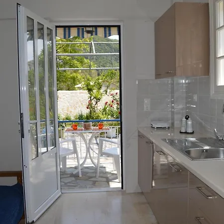 Apart Otel Emilios Eleni