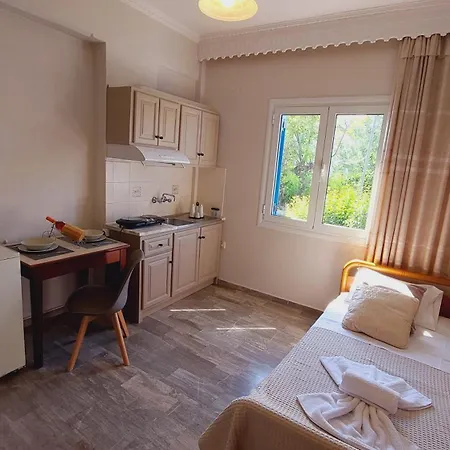 Apart Otel Emilios Eleni