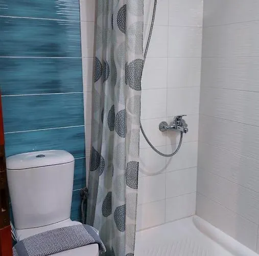 מלון דירות Emilios Eleni 3*