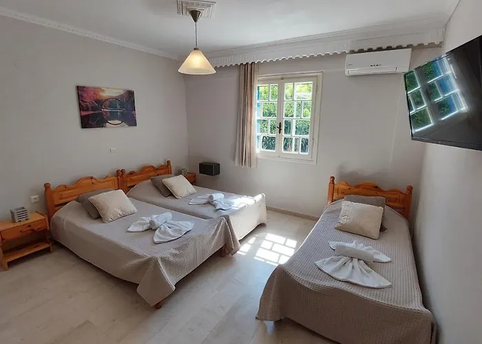 Emilios Eleni מלון דירות