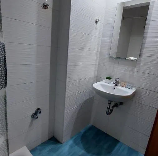 מלון דירות Emilios Eleni נידרי