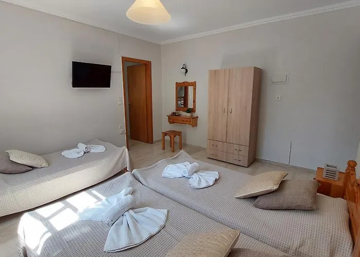 Emilios Eleni מלון דירות