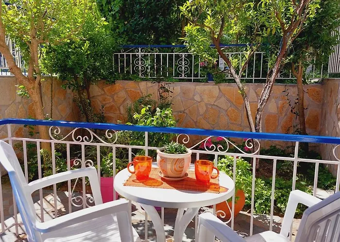 Emilios Eleni מלון דירות