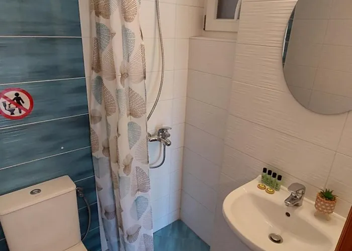 Emilios Eleni מלון דירות נידרי