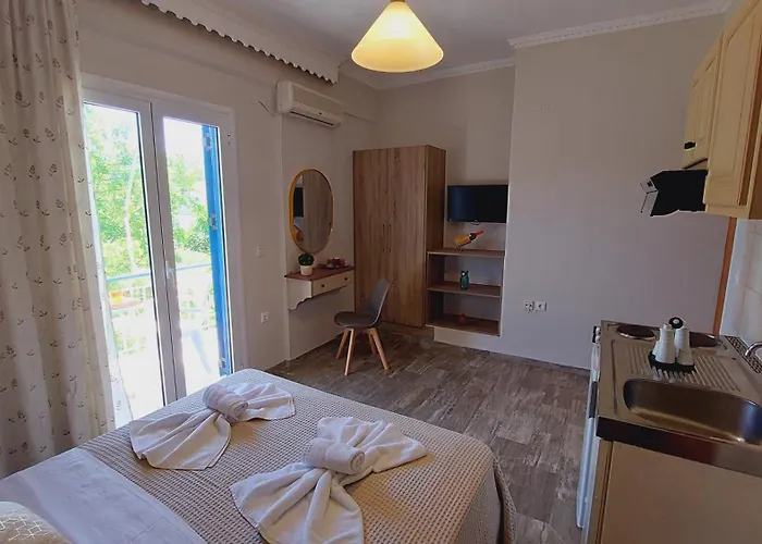 Emilios Eleni מלון דירות